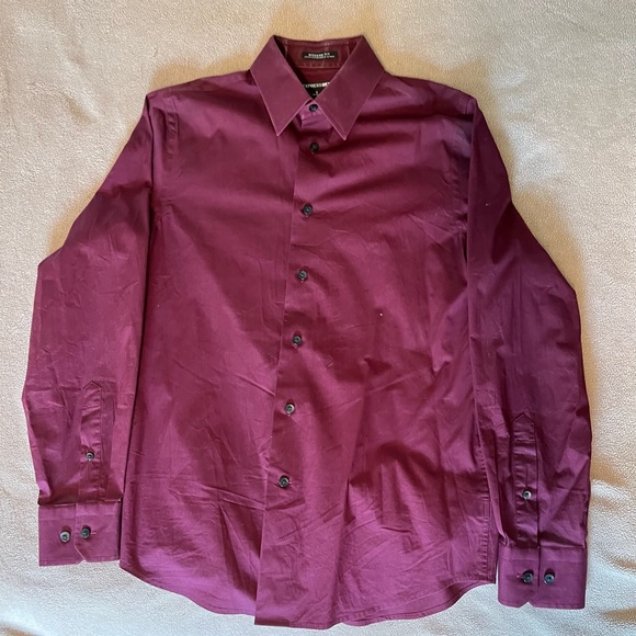 Express button up shirt modern fit in size small - Picture 2 of 3